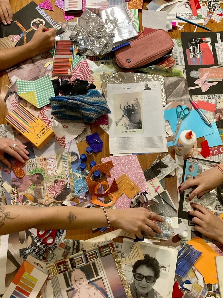 collage evening with friends 🎀